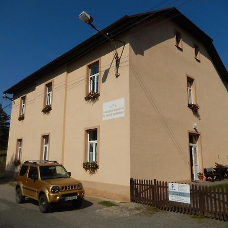Penzion Manetin U Sv. Barbory Exterior foto